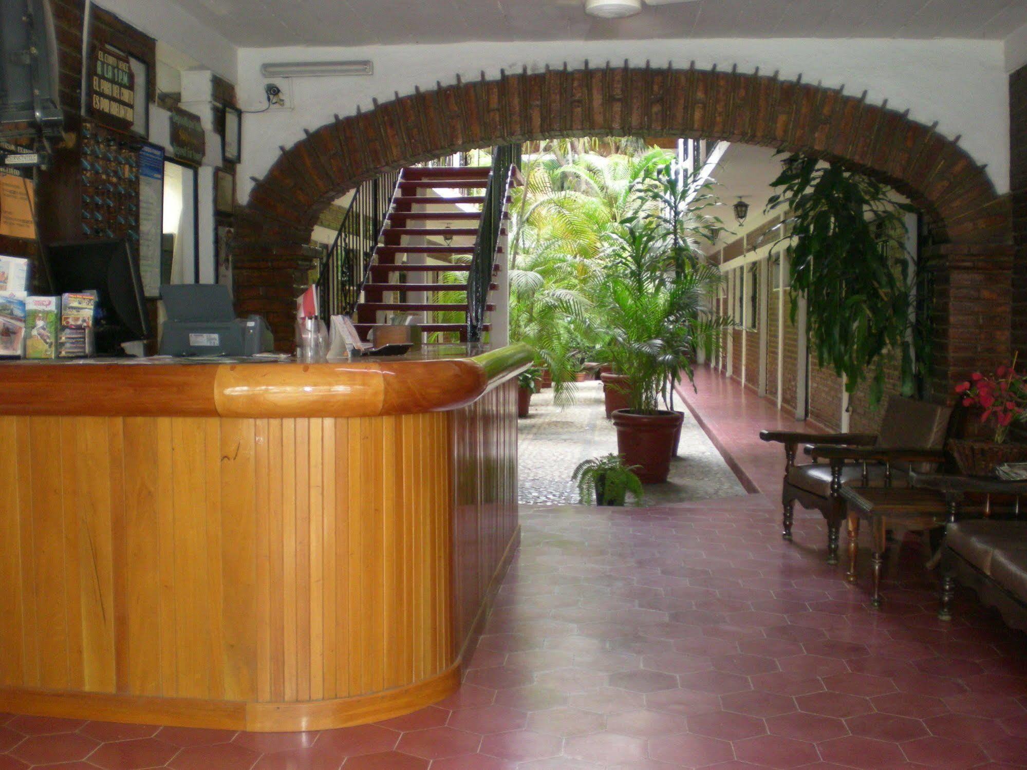 Hotel Azteca Puerto Vallarta Exterior photo