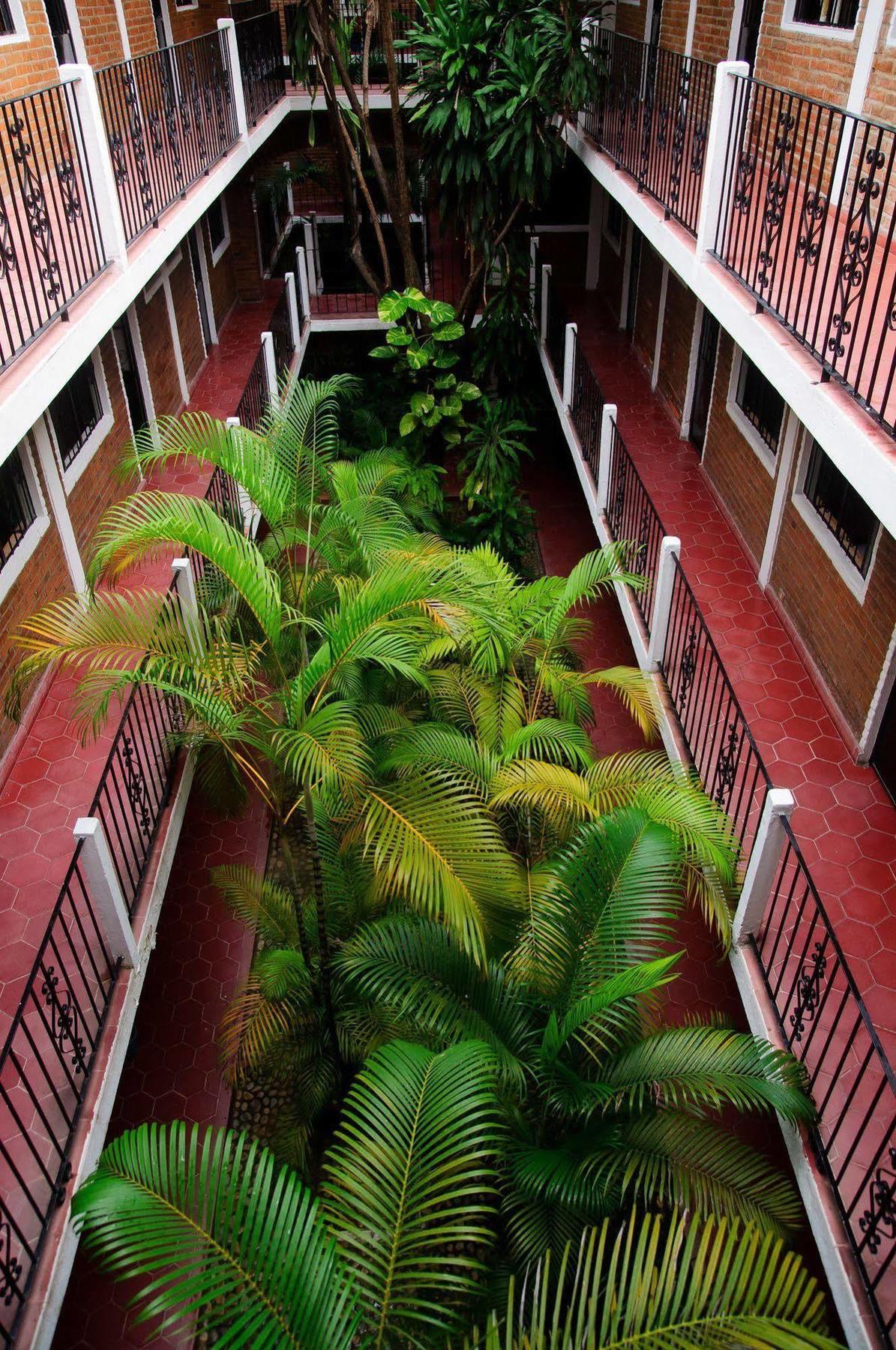 Hotel Azteca Puerto Vallarta Exterior photo